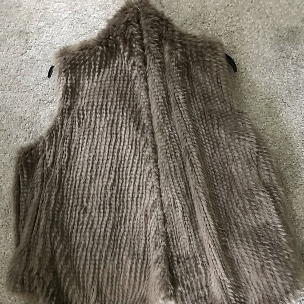 Express faux Fur Vest